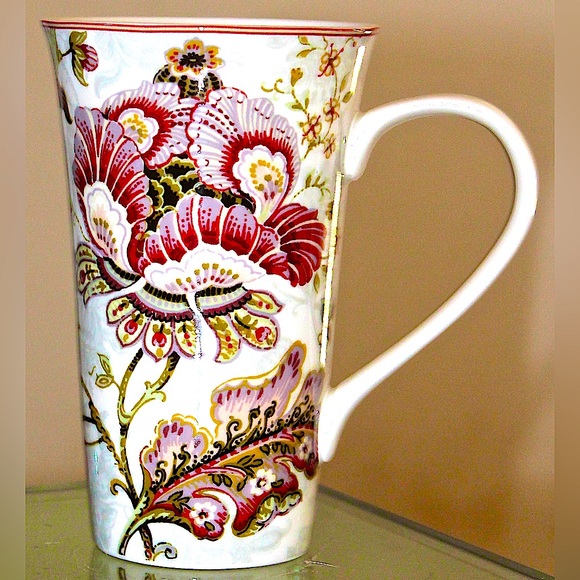 222 FIFTH GABRIELLE CREAM TALL LATTE MUG CUP COFFEE - Picture 1 of 5